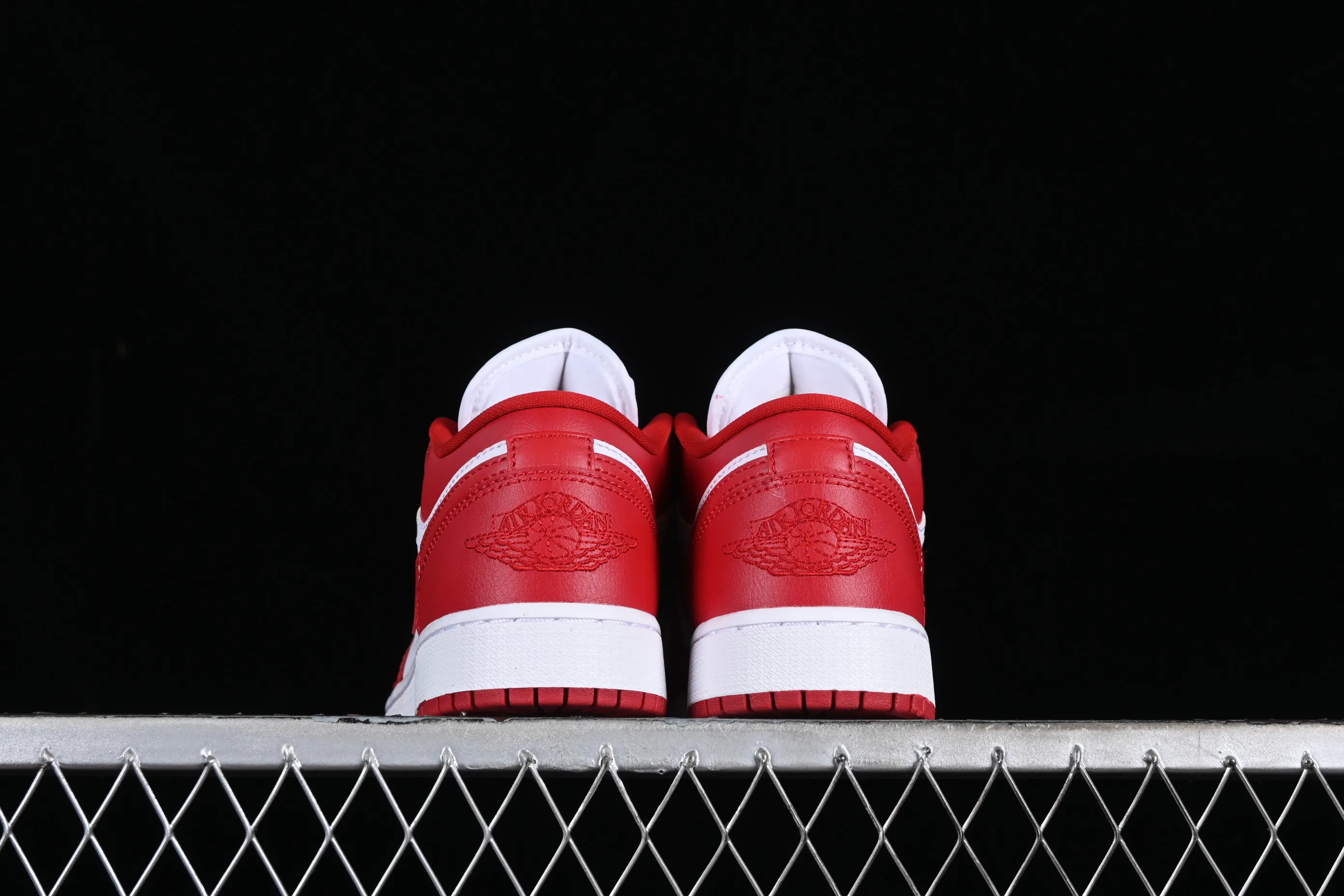 All categories Air Jordan Jordan series basketball shoes Air Jordan 1 Low G version pure original Air Jordan 1 Low SE AJ1 Joe 1 white and red low-top cultural casual sneakers 553560-611